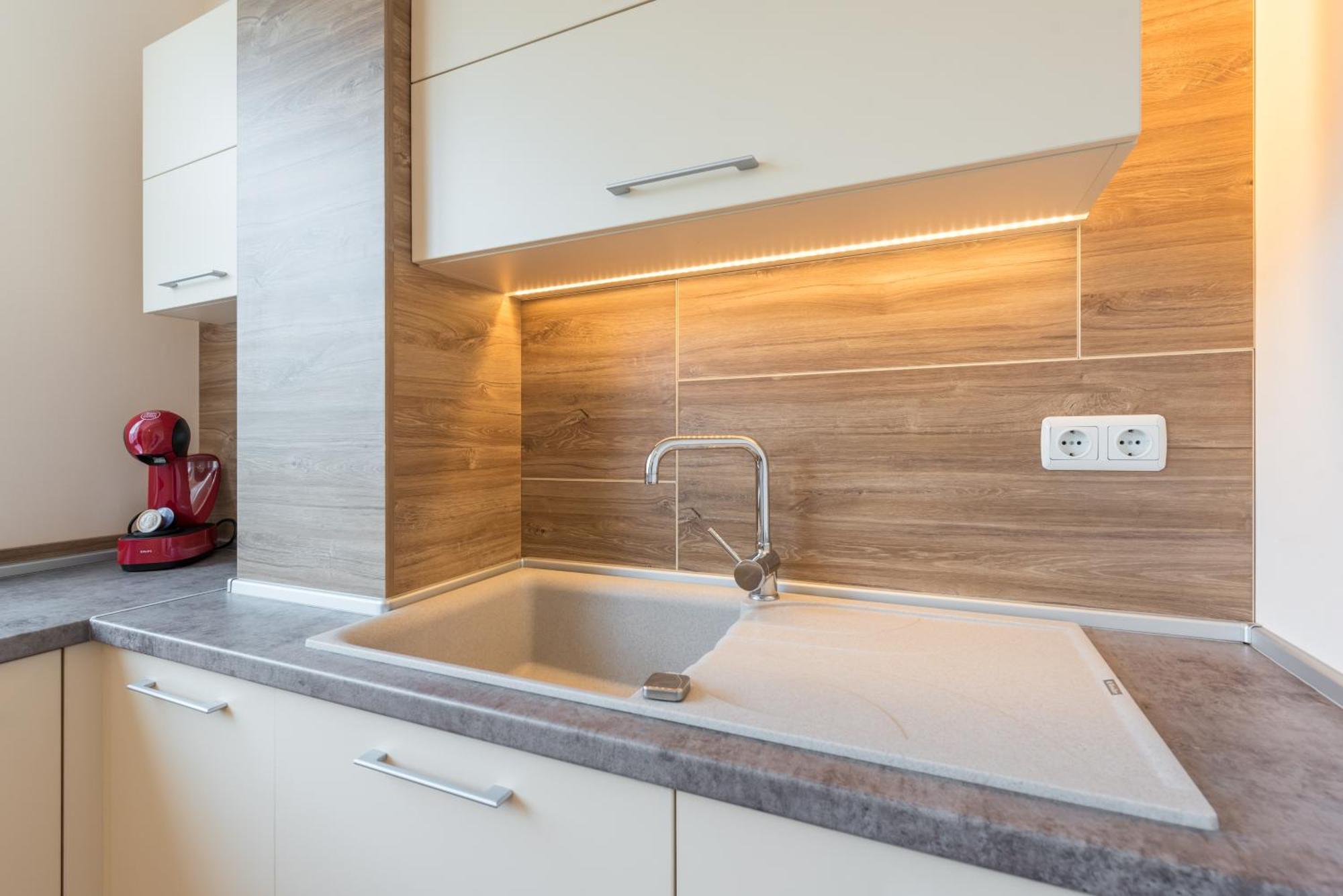 Private In Chayka Near The Sea Garden Apartament Varna