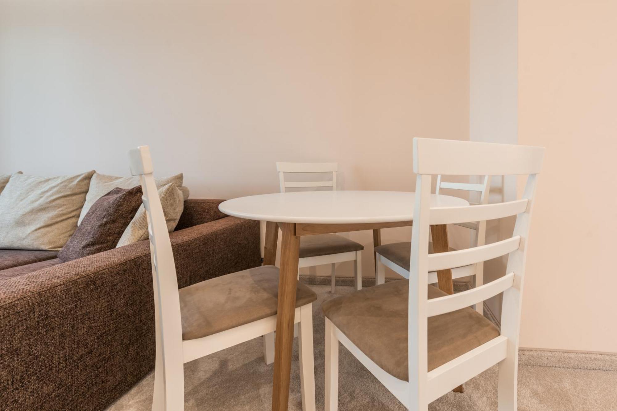 Private In Chayka Near The Sea Garden Apartament